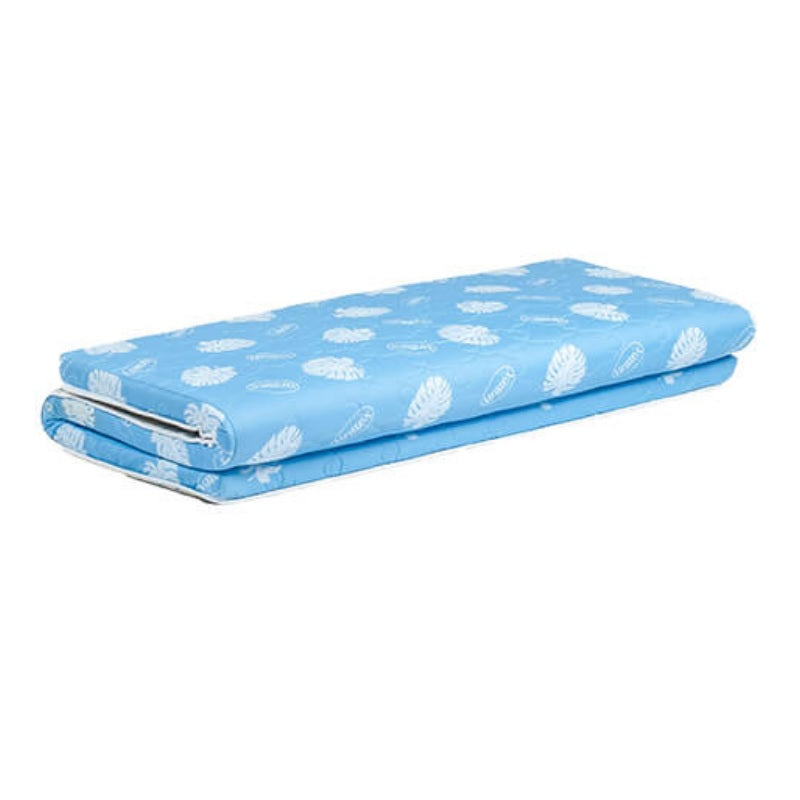 • Breathable Banig and Quilted Fabric Mat:
• Traditional banig (straw mat) panel promotes airflow.